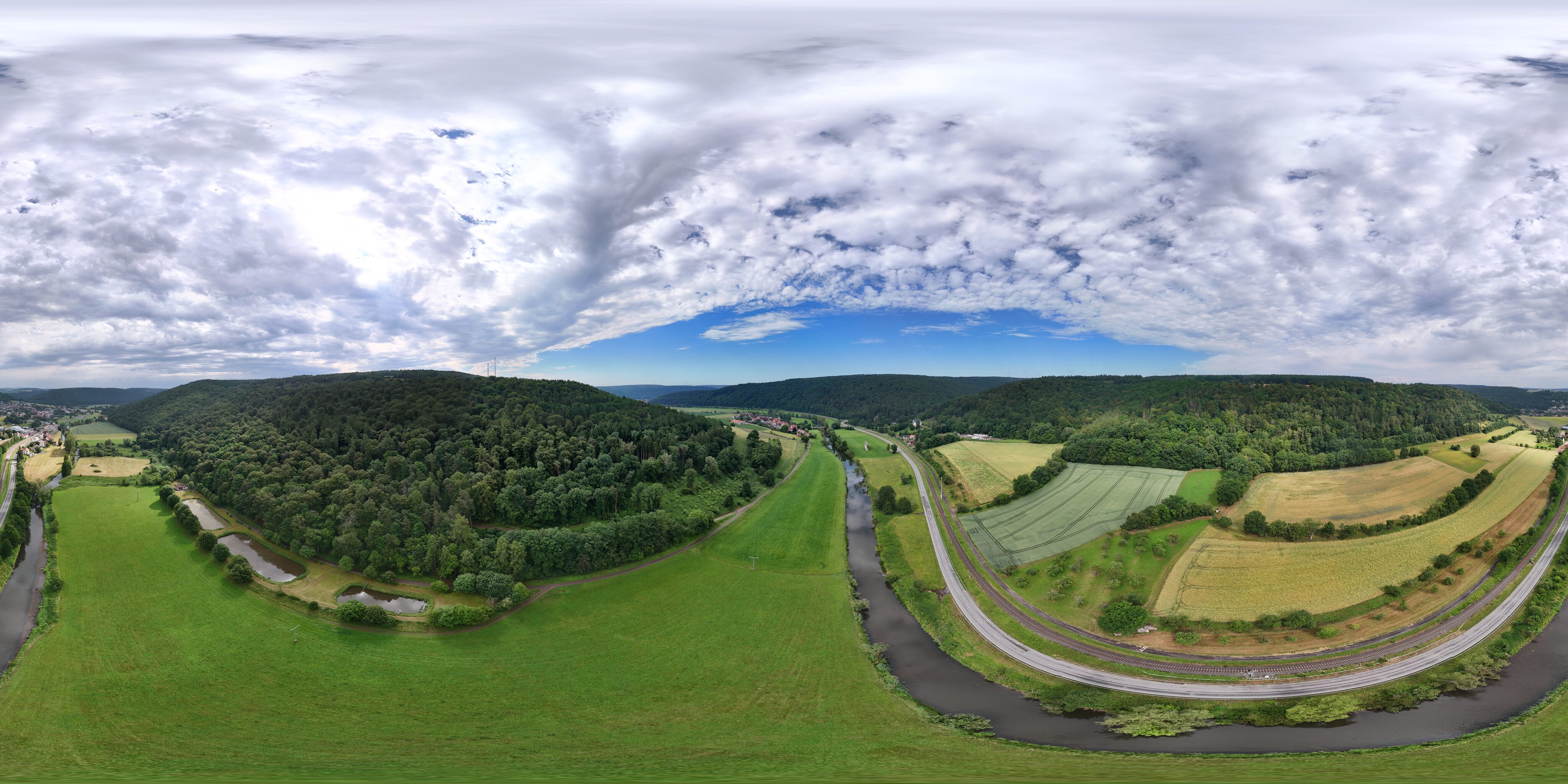 Photo-Sphäre am Fluss bei Schonderfeld